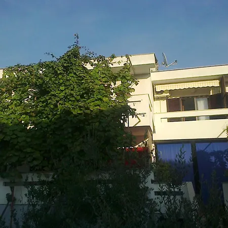 Nihada Apartment *