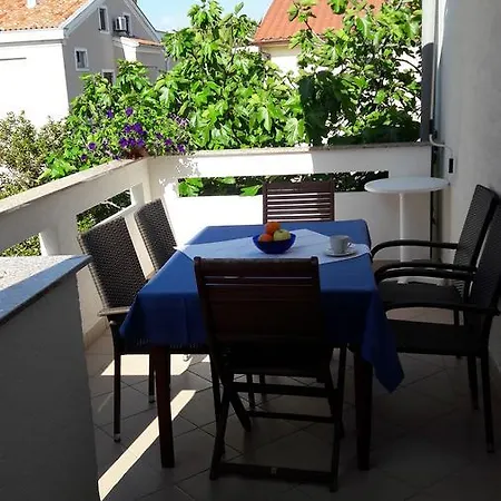 Nihada Apartment *