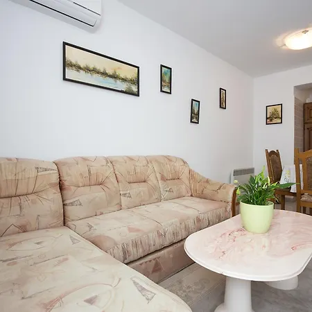 Apartment Nihada Punat