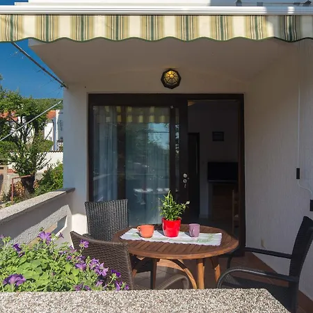 Apartment Nihada *