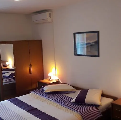 アパート Nihada *