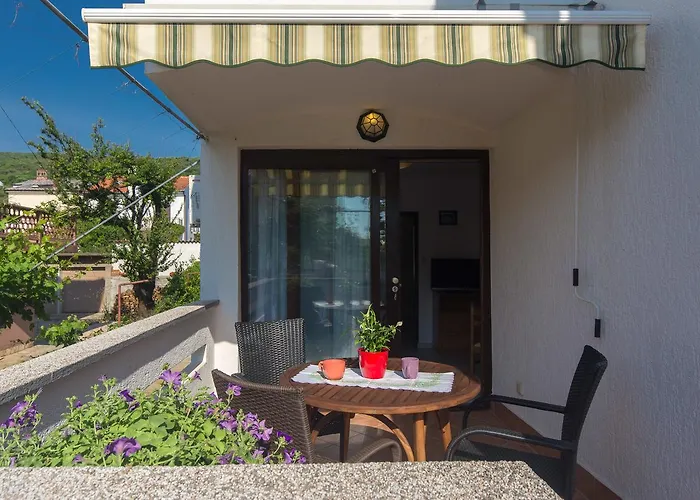 アパート Nihada *