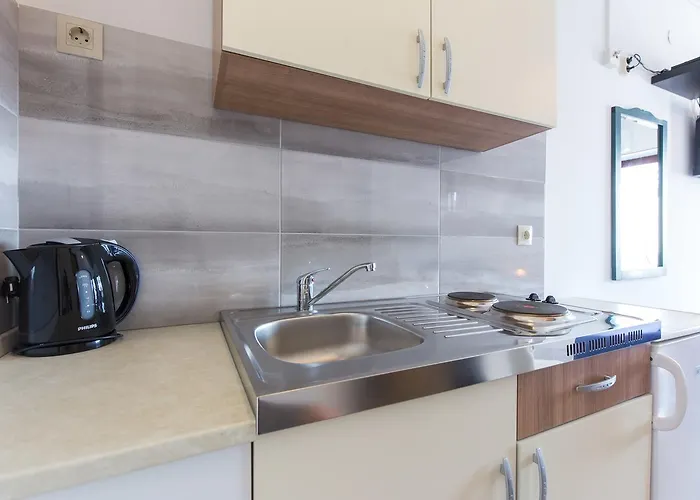 アパート Nihada プナト